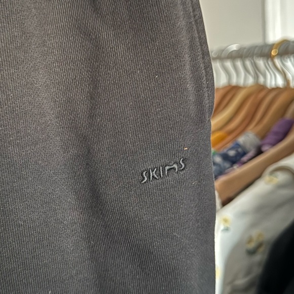 NWT SKIMS COTTON FLEECE OVERSIZED STRAIGHT LEG PANT in Onyx - Picture 8 of 8